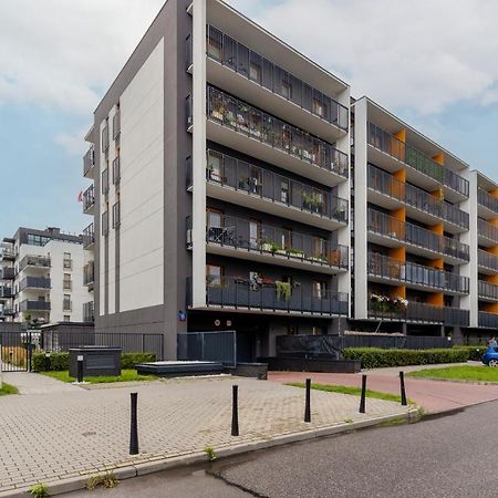 Cozy Apartment With Parking Bakalarska By Noclegi Renters Varsó Kültér fotó