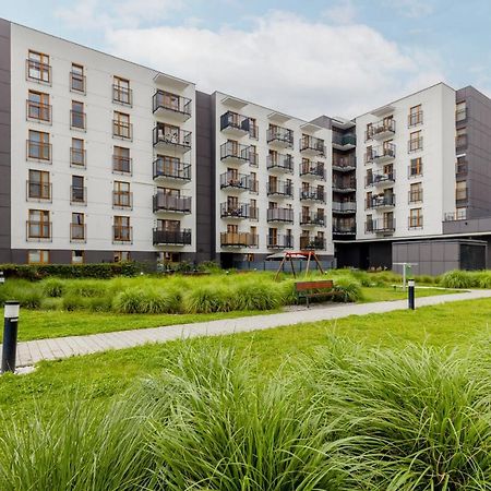 Cozy Apartment With Parking Bakalarska By Noclegi Renters Varsó Kültér fotó