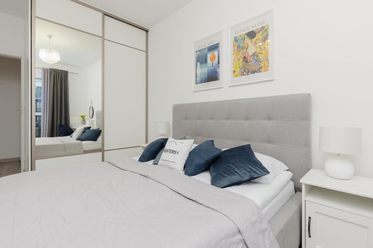 Cozy Apartment With Parking Bakalarska By Noclegi Renters Varsó Kültér fotó