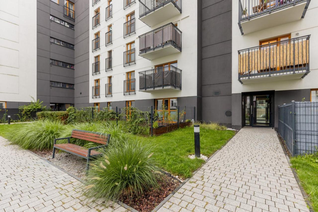 Cozy Apartment With Parking Bakalarska By Noclegi Renters Varsó Kültér fotó